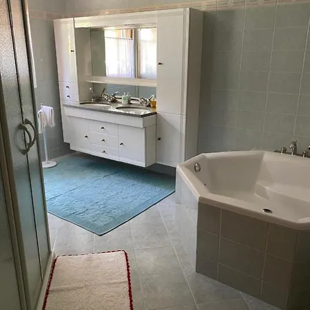 Octogon - 100m From Snowli - Free Parking Apartment